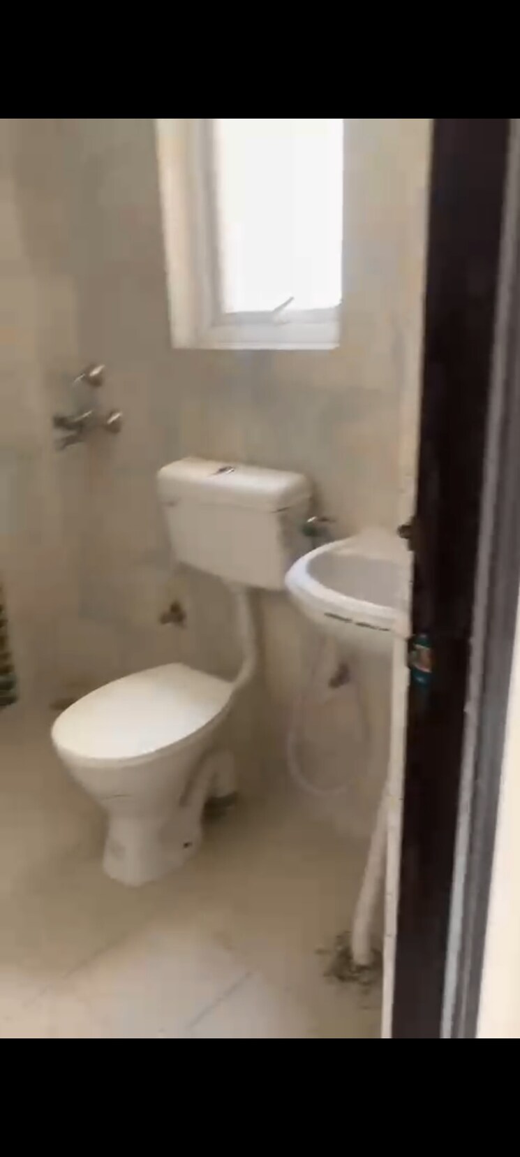 Bathroom, signature-the-serenas 2 Bedroom 583 Sq.Ft. Apartment In Sohna Sector 36 Gurgaon 9727394