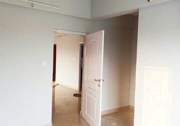 Room in 2 BHK Apartment at Thammanam – for Rent