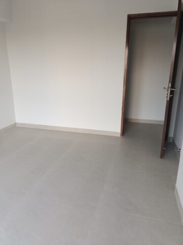 Room in 2.5 BHK Apartment at Adani Atelier Greens, Koregaon Park – for Rent