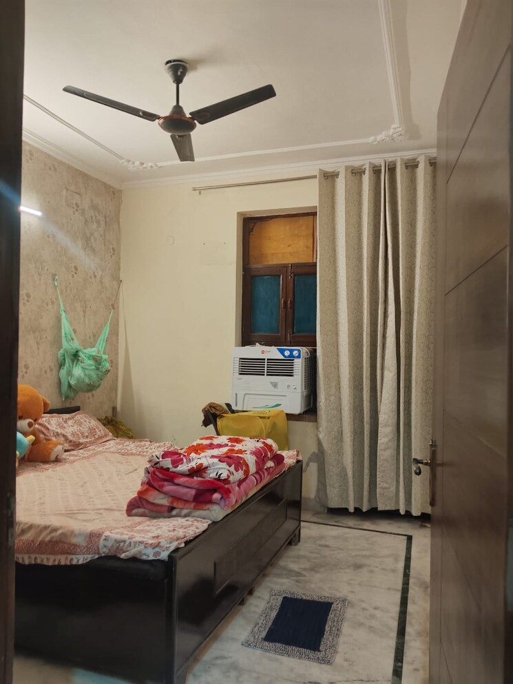 Bedroom, ashoka-enclave-3 3 Bedroom 250 Sq.Yd. Builder Floor In Sector 35 Faridabad 9727443