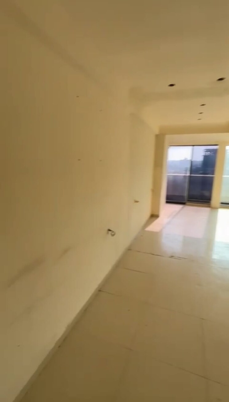 Room, sola Commercial Office Space 800 Sq.Ft. In Sola Ahmedabad 9727440