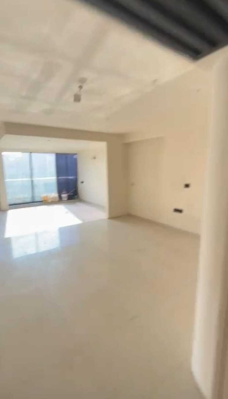 Room, sola Commercial Office Space 800 Sq.Ft. In Sola Ahmedabad 9727453