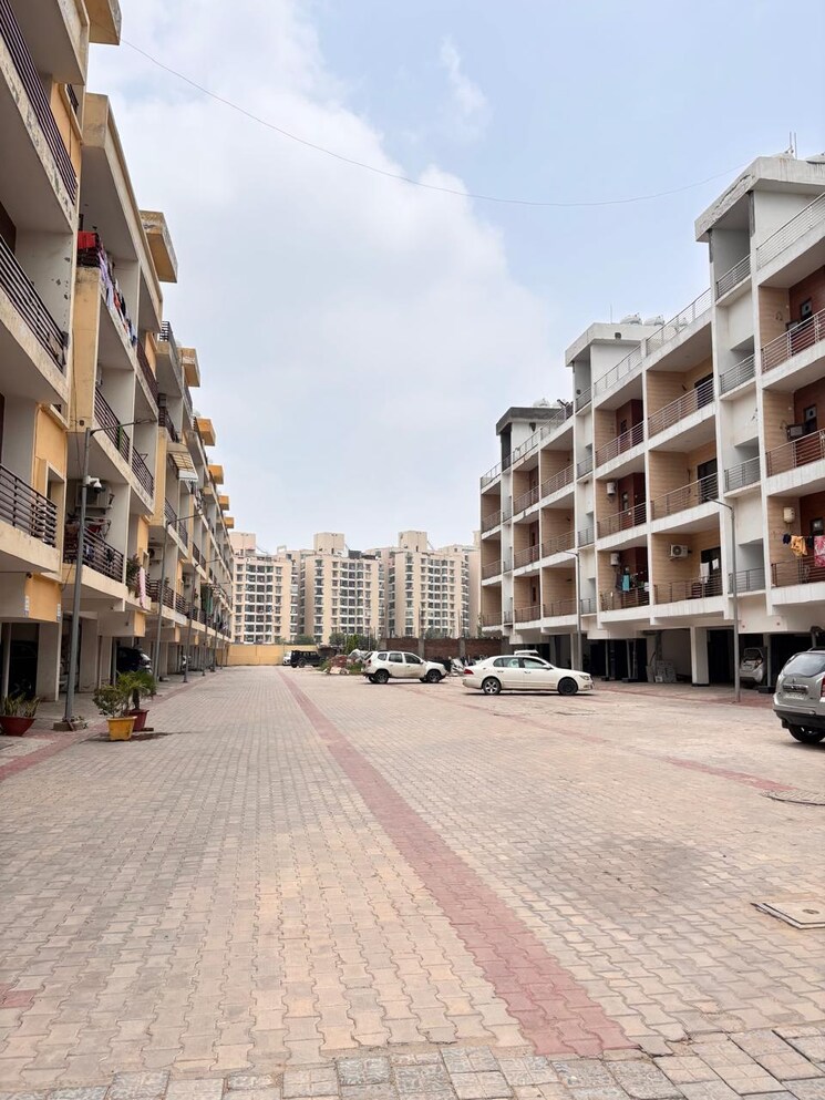 Exterior View, vip road 3 Bedroom 1650 Sq.Ft. Apartment In Vip Road Zirakpur 9727509