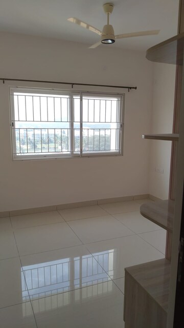 Room in  Apartment at Avalon Park At The Prestige City, Sarjapur Road – for Rent