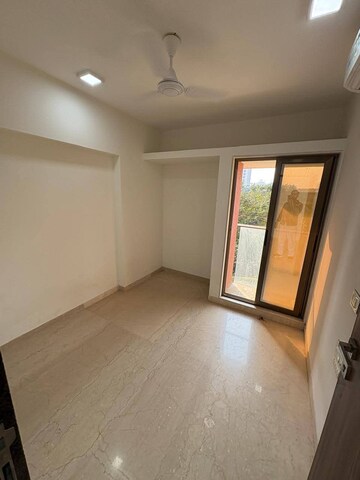 Room in 2 BHK Apartment at Platinum Prive, Andheri West – for Rent