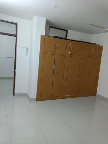 2 BHK Builder Floor For Rent in Dayanand Colony