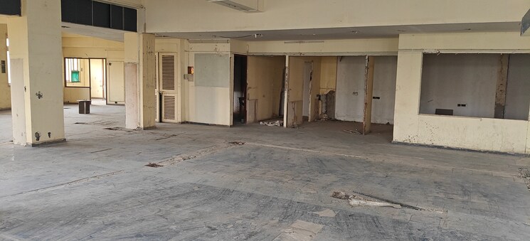 Room, churchgate Commercial Office Space 5200 Sq.Ft. In Churchgate Mumbai 9727527