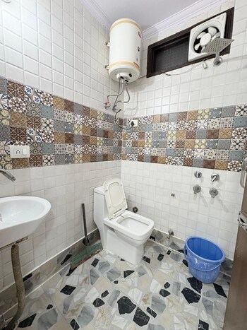 2 BHK Builder Floor for Sale in Govindpuri, Delhi