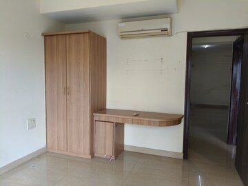 Room in 3 BHK Apartment at Lokhandwala Whispering Palms XXclusives, Kandivali East – for Rent