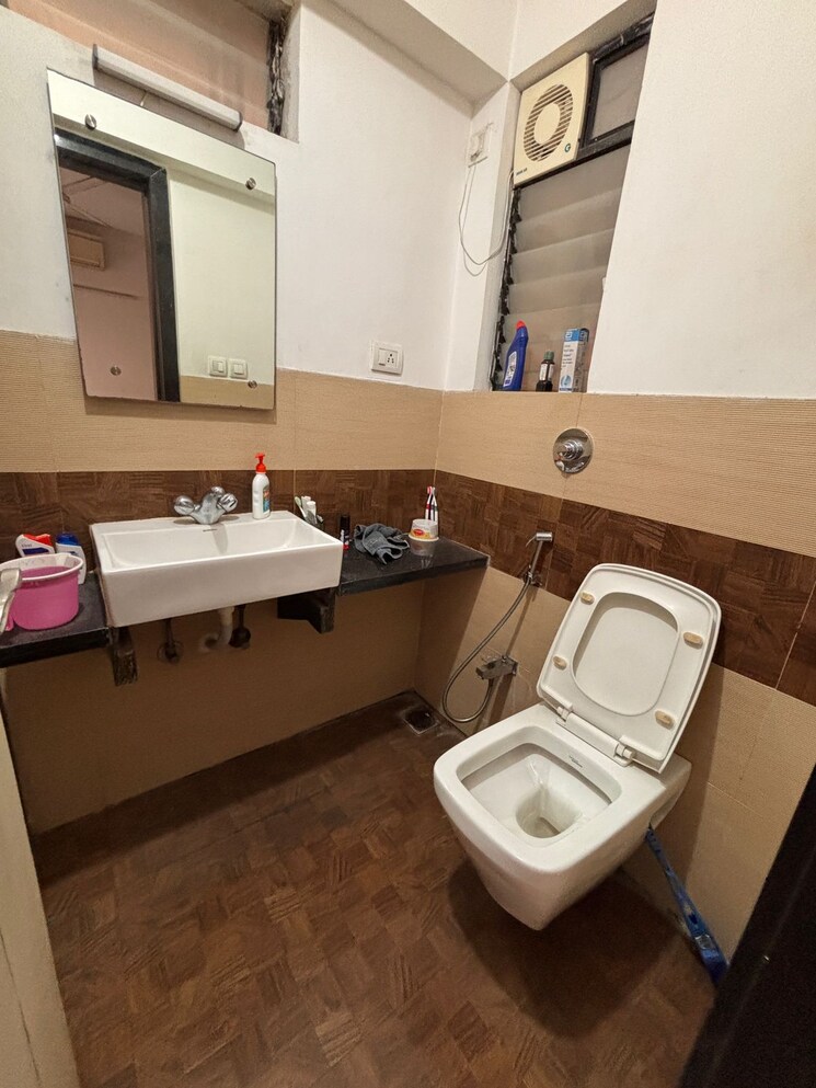 Attached Bathroom, satellite-royale 2 Bedroom 500 Sq.Ft. Apartment In Goregaon East Mumbai 9727565