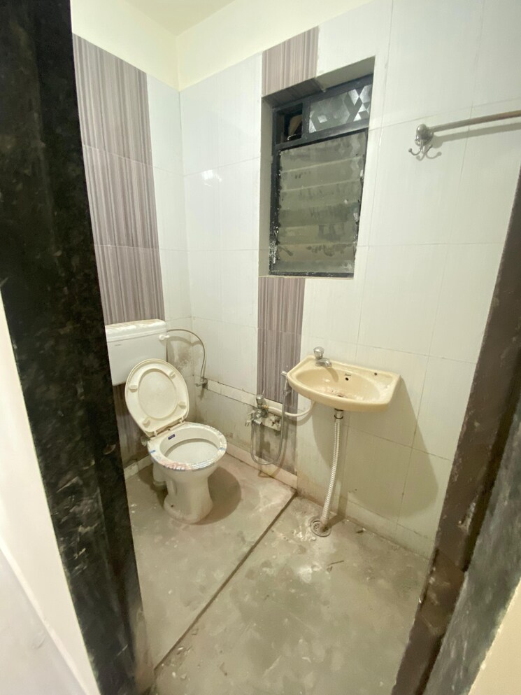 Bathroom, wakad 3 Bedroom 1200 Sq.Ft. Apartment In Wakad Pune 9727568