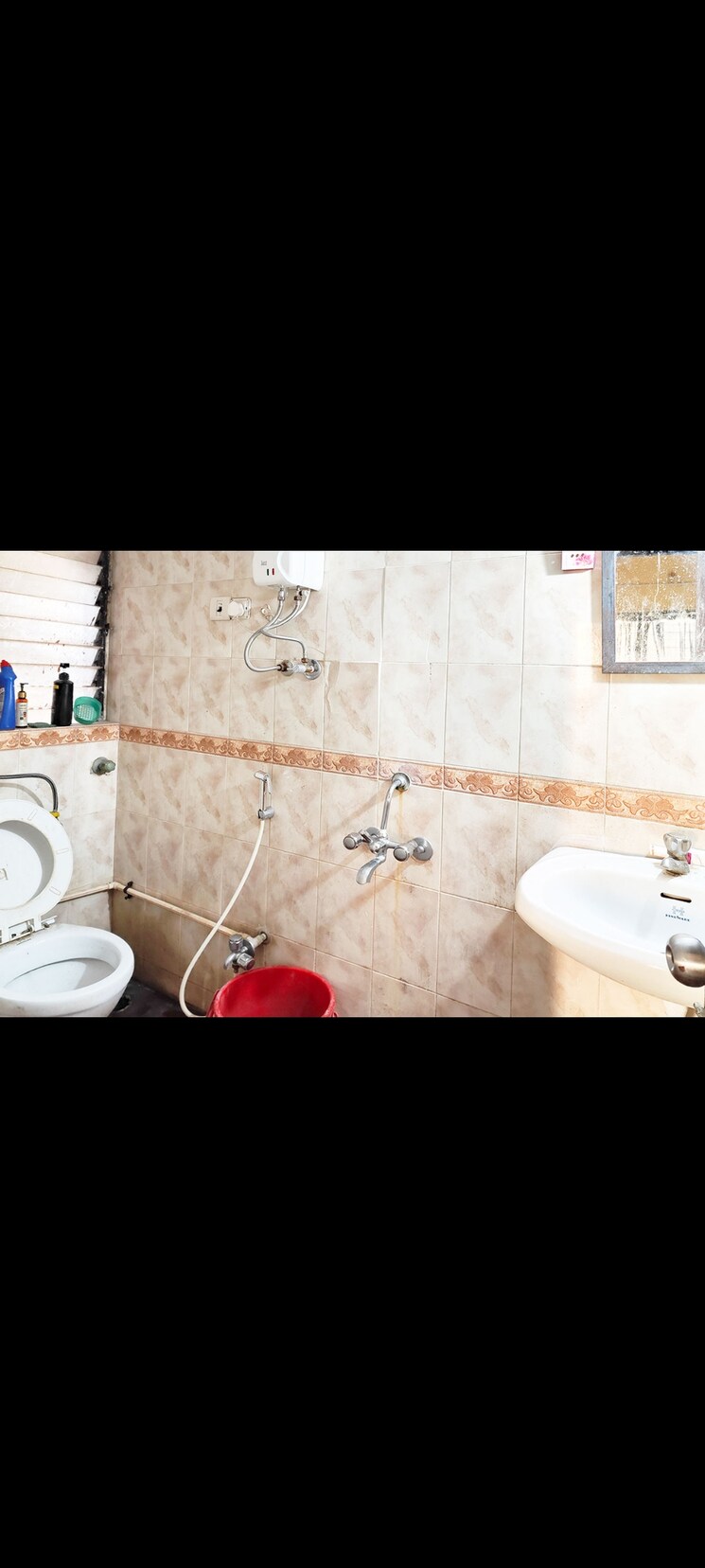 Bathroom, malad west Pg For Boys In Malad West 9727592