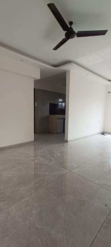 Room in 2 BHK Apartment at Adityaraj Gateway, Ghatkopar East – for Rent