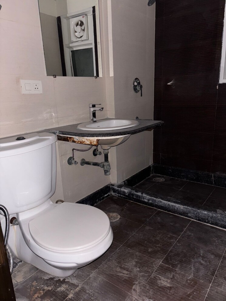 Bathroom, casa-woodstock 3 Bedroom 1688 Sq.Ft. Apartment In Sector 16c Greater Noida Greater Noida 9727613