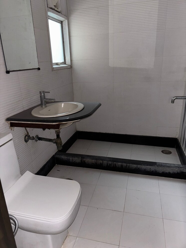 Bathroom, casa-woodstock 3 Bedroom 1688 Sq.Ft. Apartment In Sector 16c Greater Noida Greater Noida 9727613