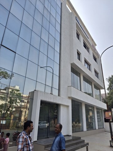  Showroom For Rent in Parley Point