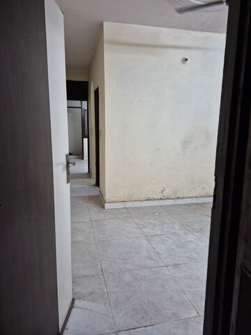 Room in 2.5 BHK Builder Floor at Mayur Vihar – for Rent