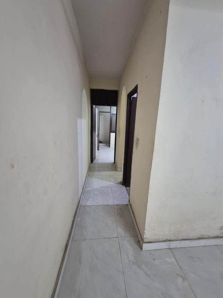 Room, mayur vihar 2.5 Bedroom 750 Sq.Ft. Builder Floor In Mayur Vihar Delhi 9727763