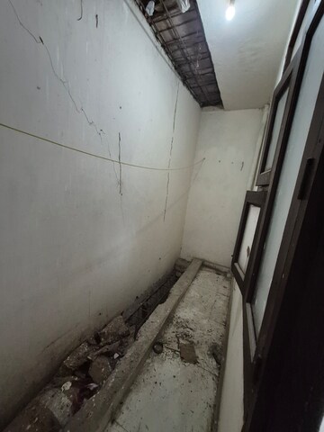 Room in 2.5 BHK Builder Floor at Mayur Vihar – for Rent