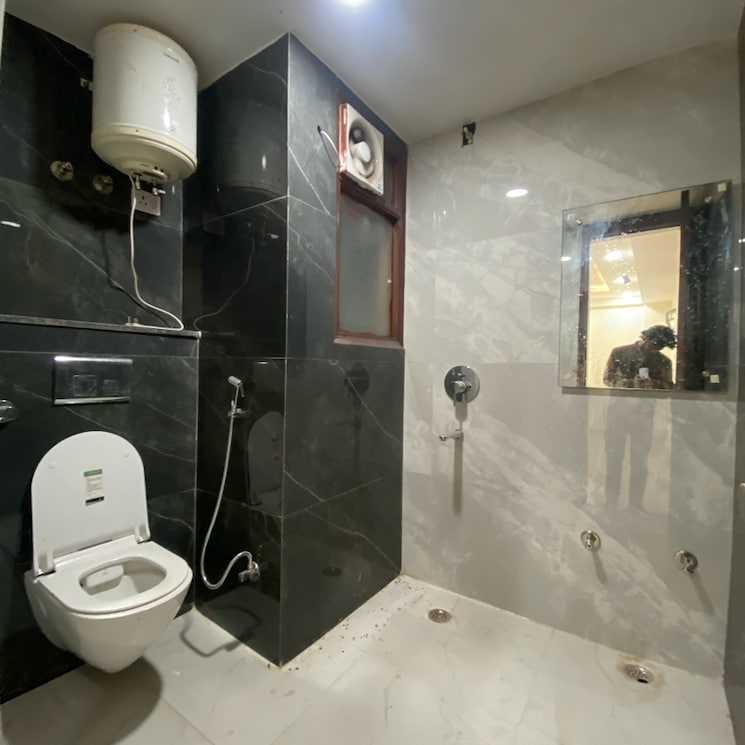 Attached Bathroom, chattarpur 3 Bedroom 1300 Sq.Ft. Builder Floor In Chattarpur Delhi 9727815