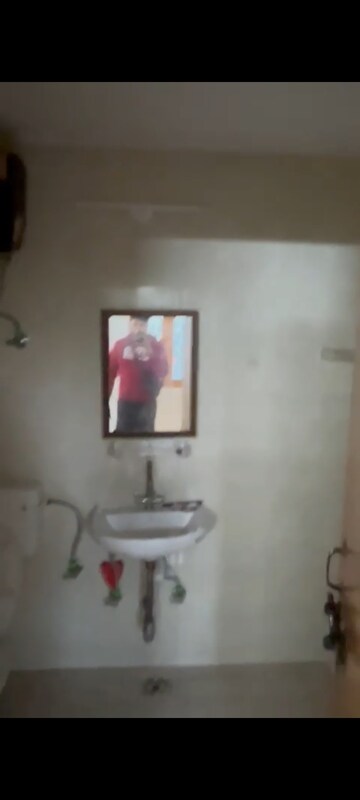 Furnished Amenities in 2 BHK Apartment at Vasant Apartment Mayur Vihar, Mayur Vihar 1 – for Rent