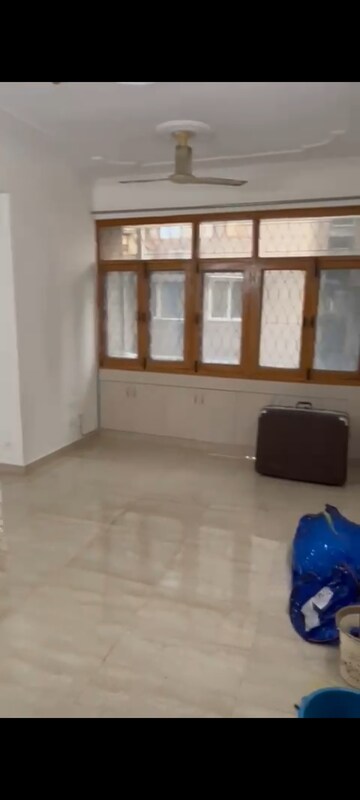 Room in 2 BHK Apartment at Vasant Apartment Mayur Vihar, Mayur Vihar 1 – for Rent