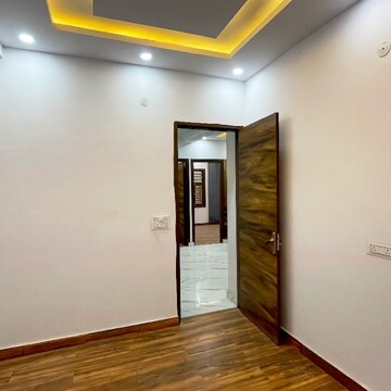 Room in 3 BHK Builder Floor at Dwarka – for Sale