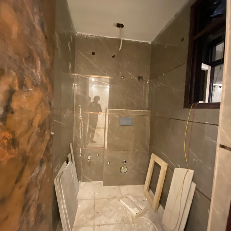 Bathroom, chattarpur 3 Bedroom 1350 Sq.Ft. Builder Floor In Chattarpur Delhi 9727859