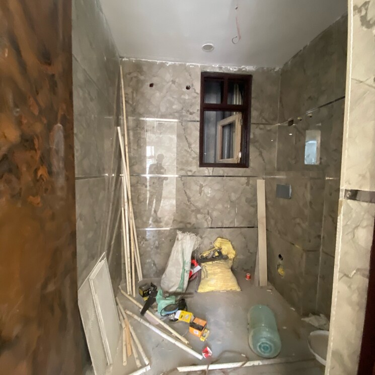 Bathroom, chattarpur 3 Bedroom 1350 Sq.Ft. Builder Floor In Chattarpur Delhi 9727859
