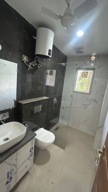 Master Bedroom in 1 BHK Builder Floor at Huda Market, Sector 31 – for Rent