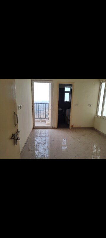 Room in 3 BHK Apartment at GLS Arawali Homes, Sohna Sector 4 – for Sale