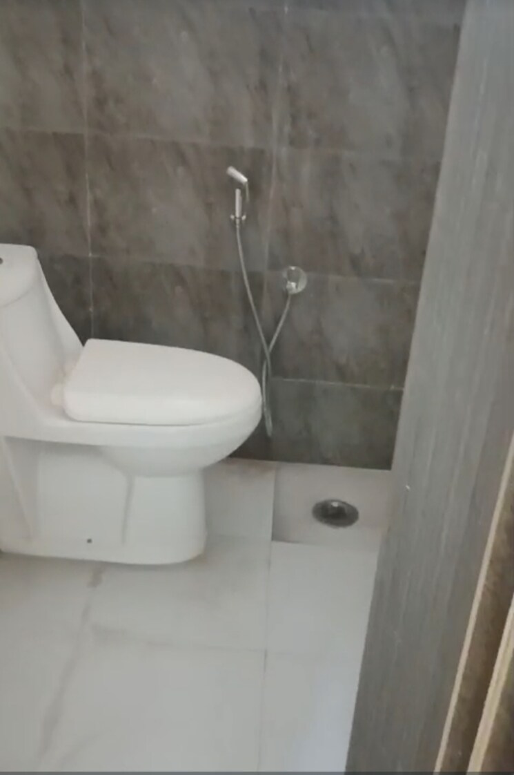 Bathroom, mittal-rajnagar-residency Commercial Office Space 270 Sq.Ft. In Raj Nagar Extension Ghaziabad 9728001