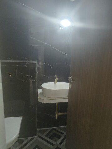 Furnished Amenities in 1.5 BHK Apartment at Deraiya Iconico, Kurla East – for Rent