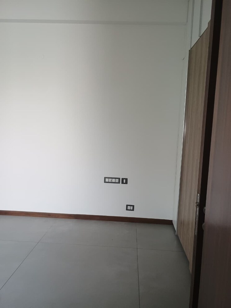 Room, unitech-nirvana-country-cedar-crest 3.5 Bedroom 360 Sq.Yd. Builder Floor In Sector 50 Gurgaon 9728049