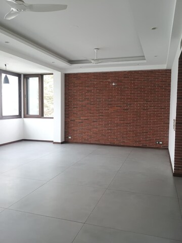 3.5 BHK Builder Floor For Sale in Unitech Nirvana Country Cedar Crest, Sector 50