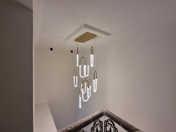 Furnished Amenities in 3 BHK Apartment at Khar West – for Rent