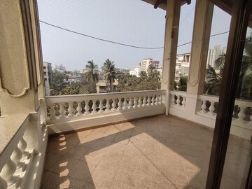 3 BHK Apartment – Exterior View View at Khar West - for Rent