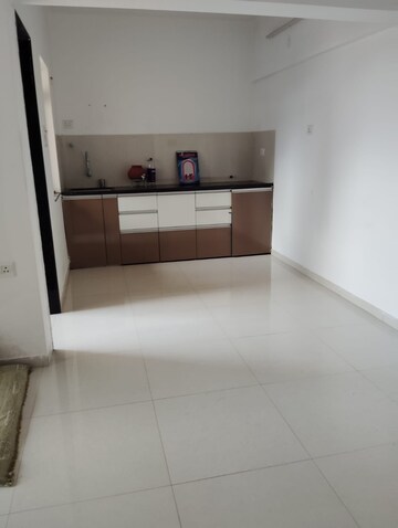 Room in 2 BHK Apartment at Puranik Abitante, Bavdhan – for Sale