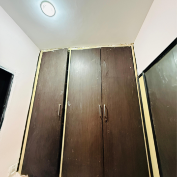 Furnished Amenities in 3 BHK Villa at Sector 21 – for Rent