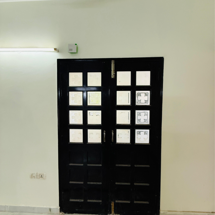 Room, sector 21 3 Bedroom 2000 Sq.Ft. Villa In Sector 21 Gurgaon 9728277