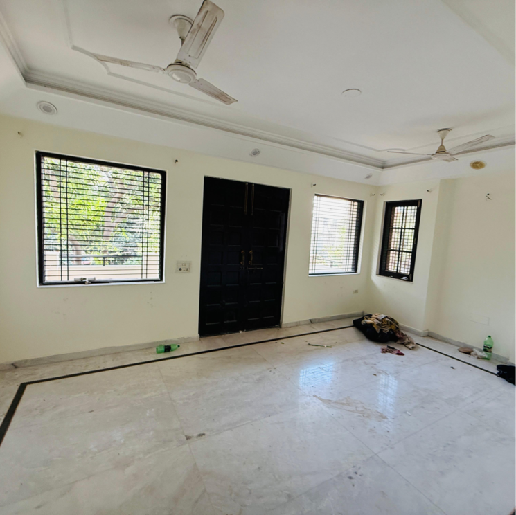 Room, sector 21 3 Bedroom 2000 Sq.Ft. Villa In Sector 21 Gurgaon 9728277