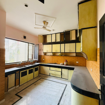 Kitchen in 3 BHK Villa at Sector 21 – for Rent