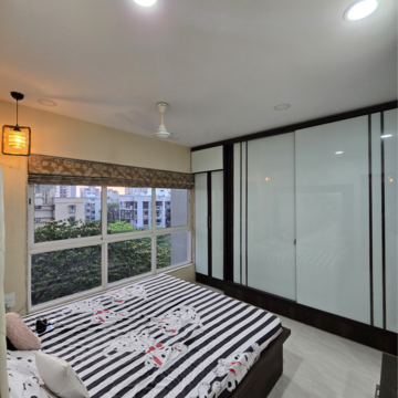 Bedroom in 2 BHK Apartment at Supreme 19, Lokhandwala Complex – for Rent