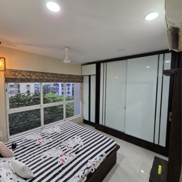 Bedroom in 2 BHK Apartment at Supreme 19, Lokhandwala Complex – for Rent
