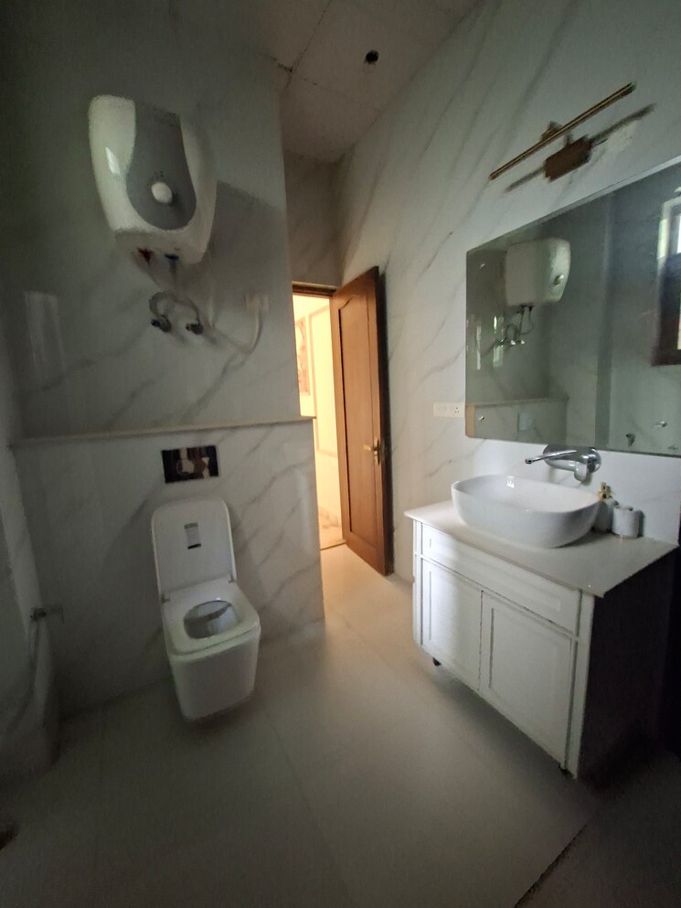 Kitchen, rwa-apartments-sector-40 3 Bedroom 250 Sq.Mt. Independent House In Sector 40 Noida 9728239