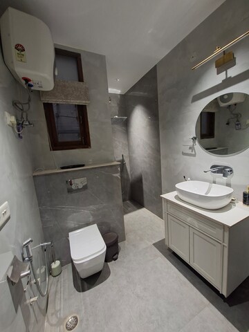 Team Area in 3 BHK Independent House at RWA Apartments Sector 40, Sector 40 – for Rent