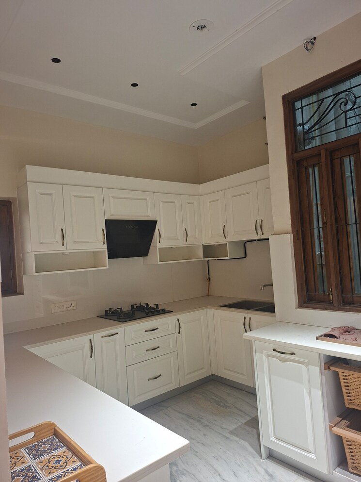 Kitchen, rwa-apartments-sector-40 3 Bedroom 250 Sq.Mt. Independent House In Sector 40 Noida 9728239