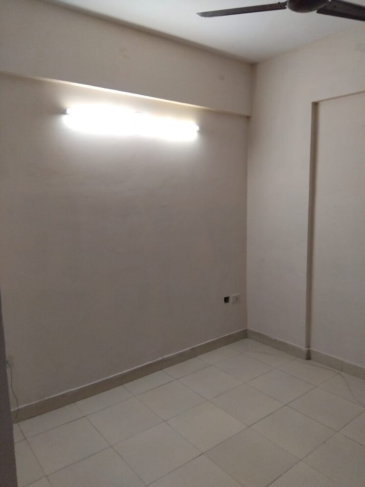 Room, op-floridaa 2 Bedroom 540 Sq.Ft. Apartment In Sector 82 Faridabad 9728273