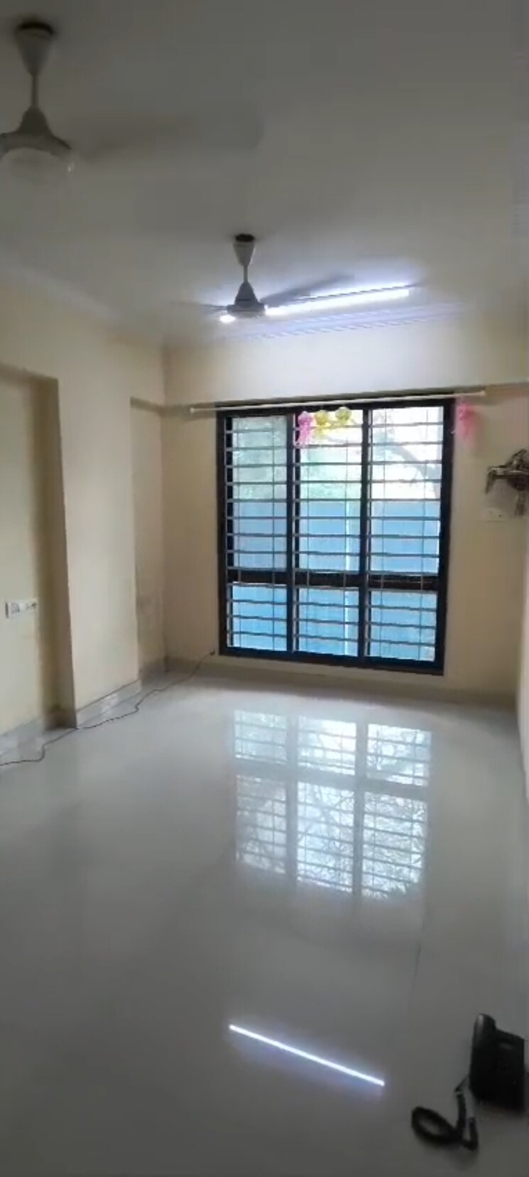 Room, narayan-niwas-vile-parle-east 1 Bedroom 500 Sq.Ft. Apartment In Vile Parle East Mumbai 9728296