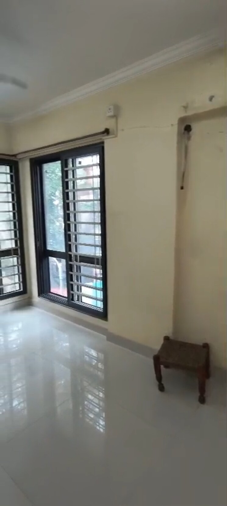 Room, narayan-niwas-vile-parle-east 1 Bedroom 500 Sq.Ft. Apartment In Vile Parle East Mumbai 9728296